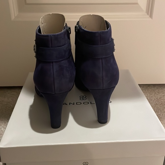 BANDILINO: Navy suede heel booties - Picture 3 of 7